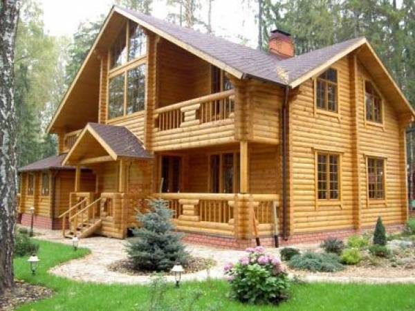Особенности деревянных домов из обычного бруса